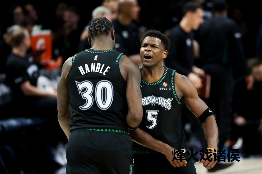 [图]爱德华兹26+5鲍威尔21分 丛林狼扑灭热火迎三连胜C7娱乐