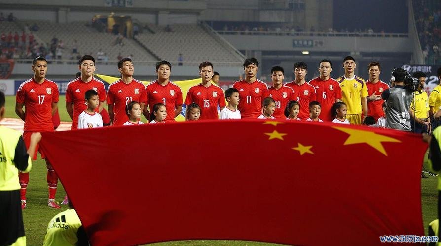 重庆与全国球迷支持国足 期待下一次 中国足球不负众望